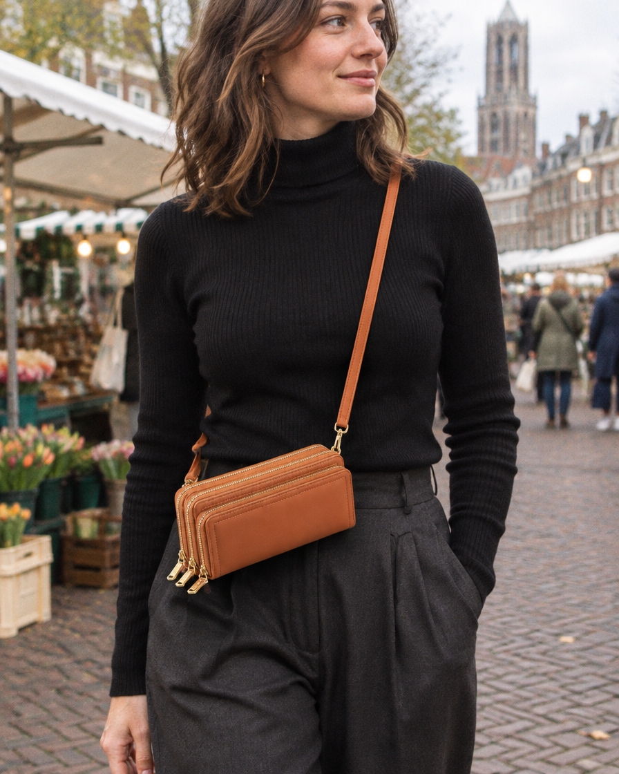 Bali Crossbody Portemonnee in cognac – gedragen