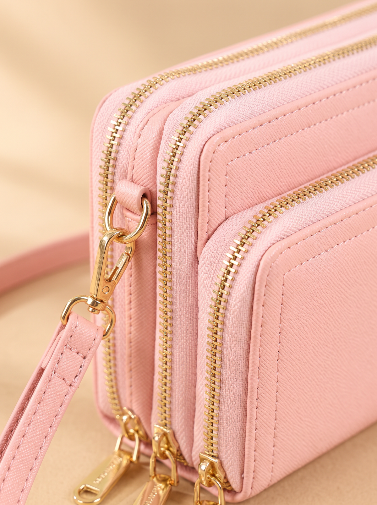 Bali Crossbody Portemonnee, roze, van dichtbij