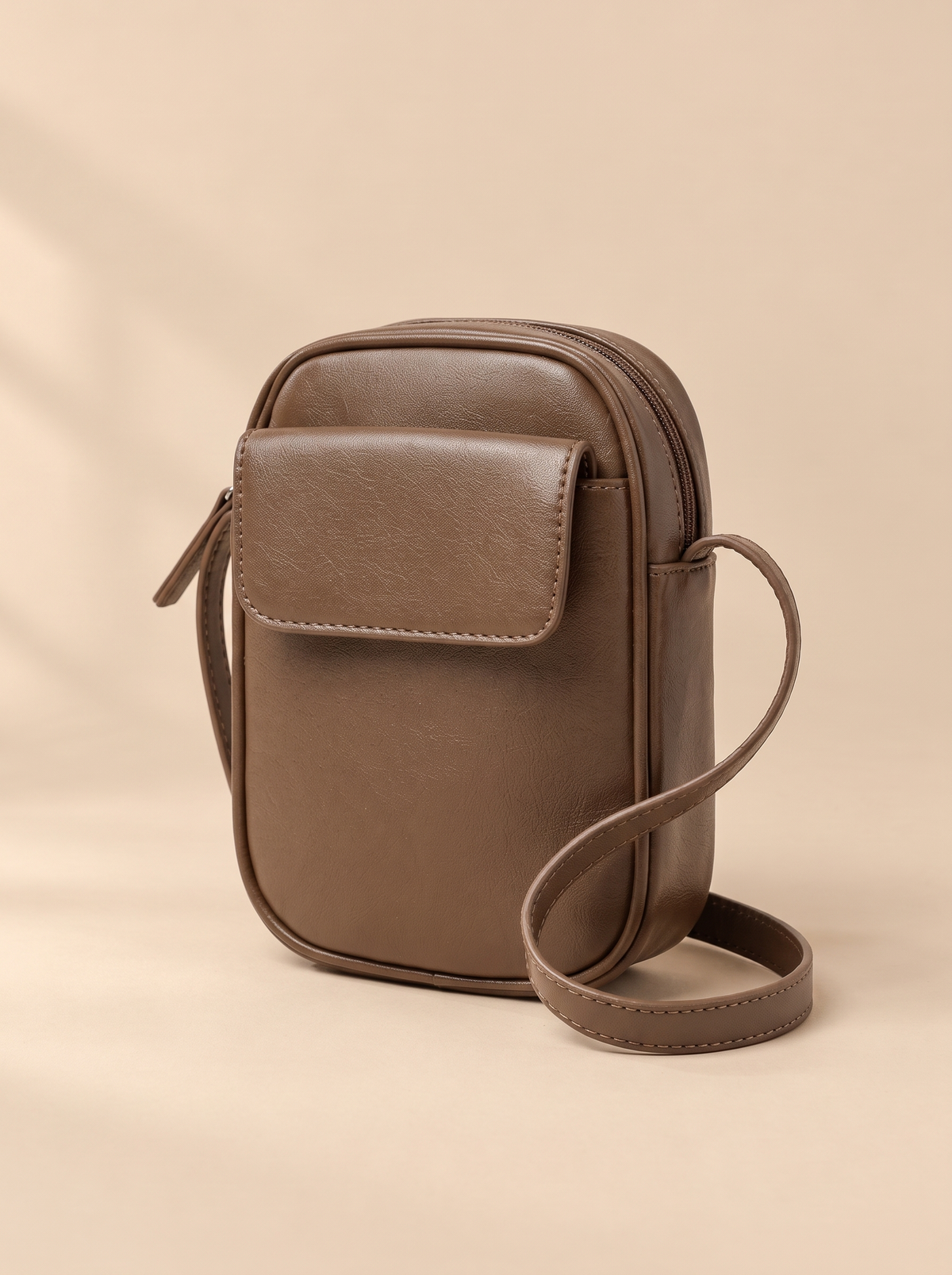 Aphrodite Crossbody Tas, koffiebruin, schuin van voren