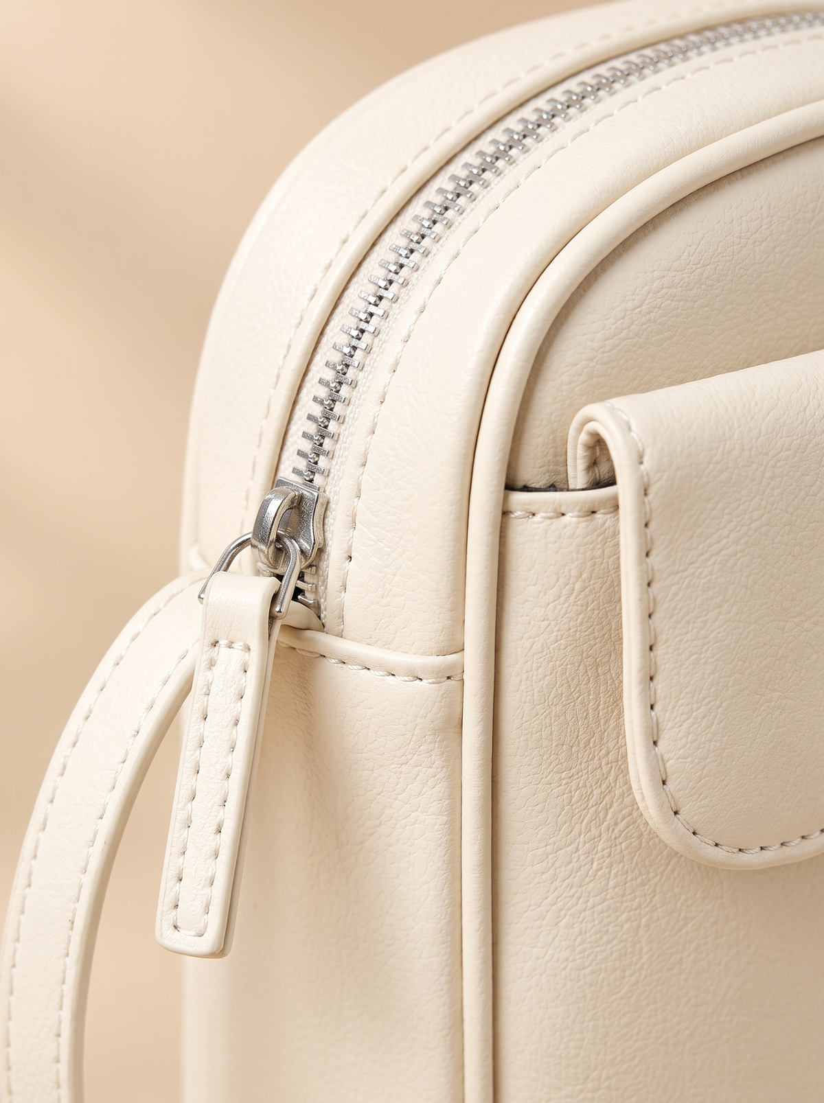 Aphrodite Crossbody Tas, wit, van dichtbij