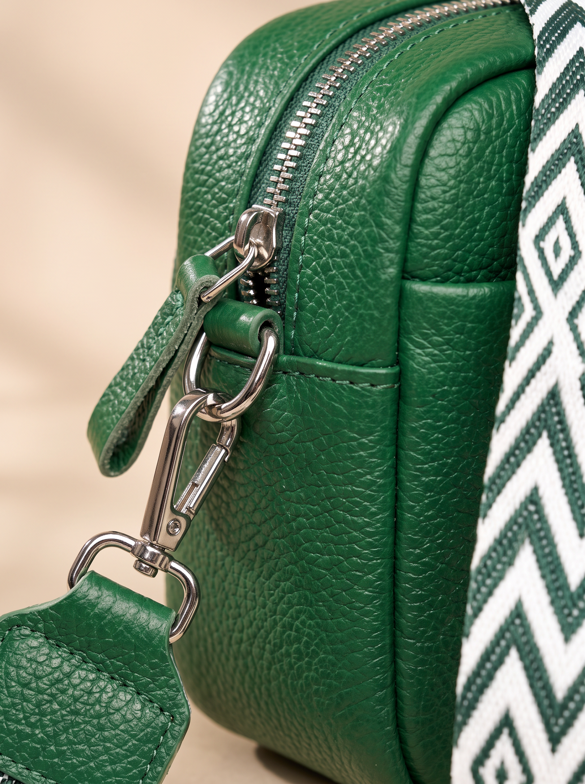 Nemesis Crossbody Tas