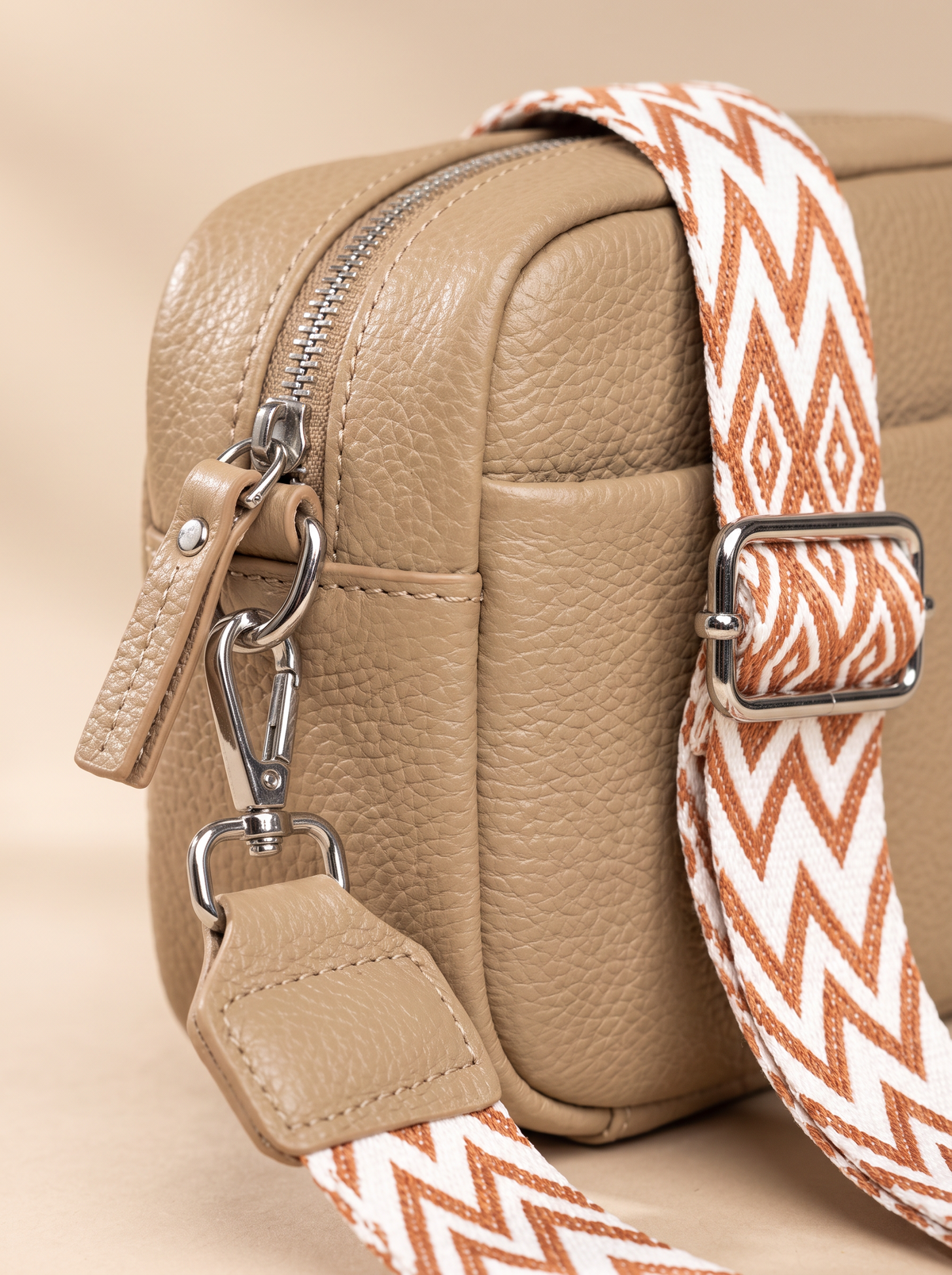Nemesis Crossbody Tas
