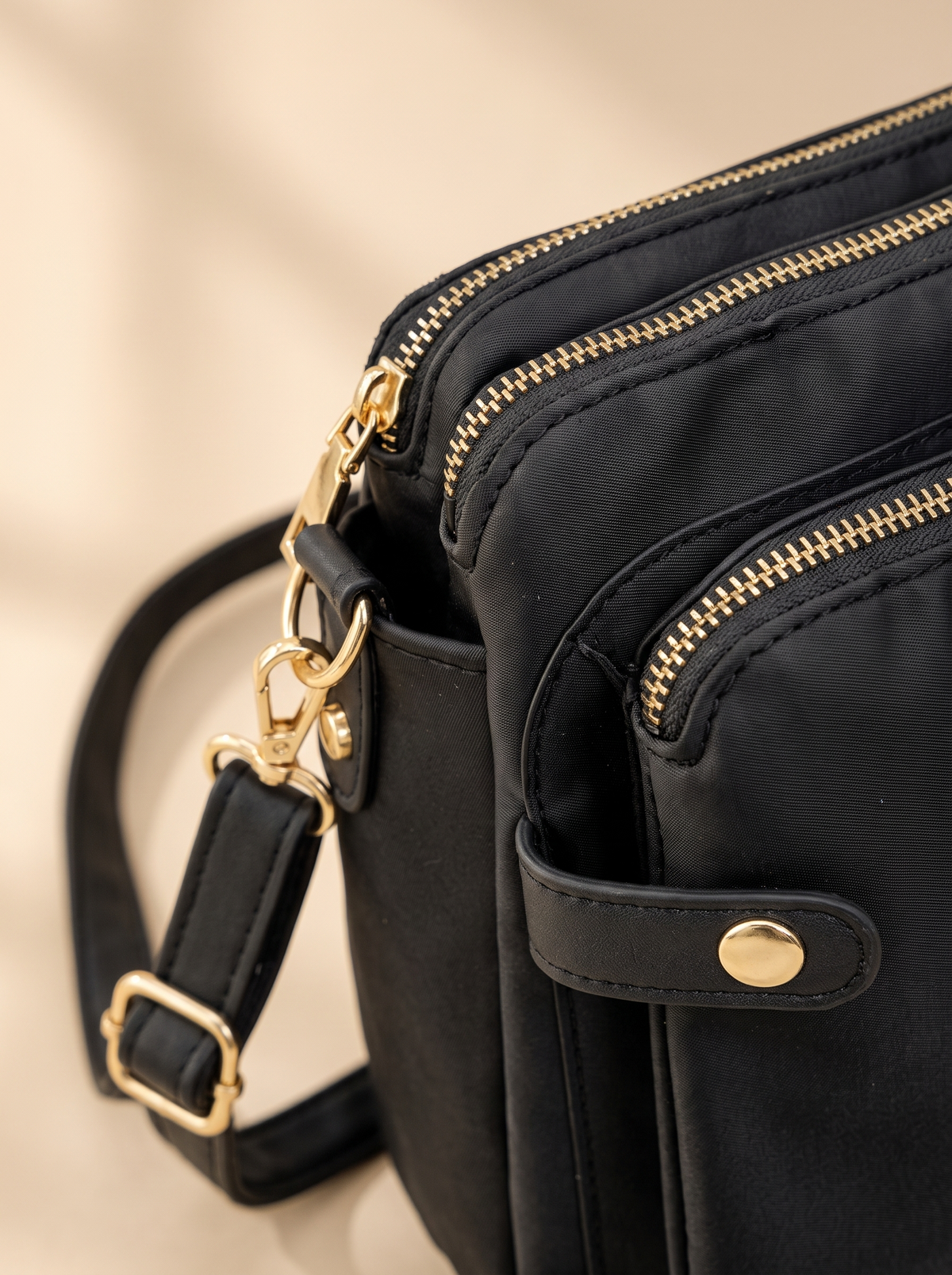 Bali Crossbody Tas, zwart, van dichtbij