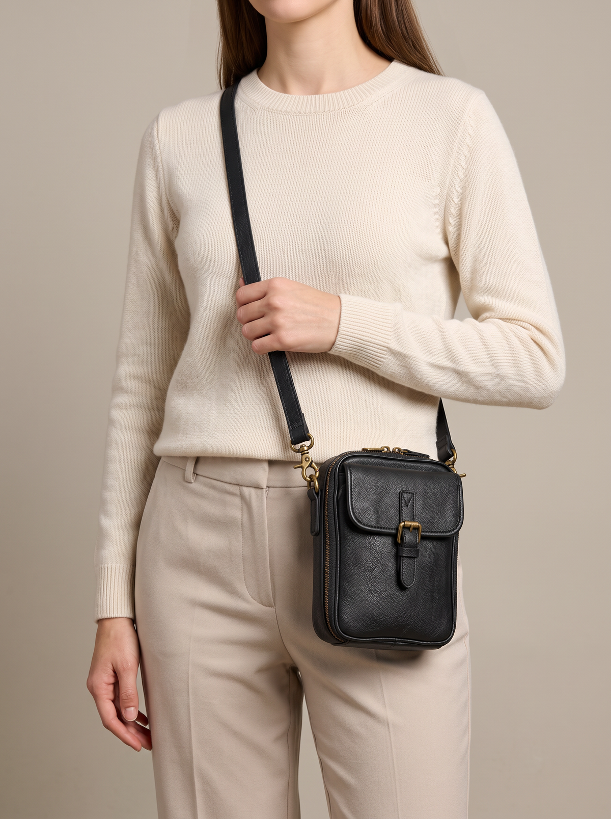 Naya Crossbody Tas in zwart – proeffoto studio 2