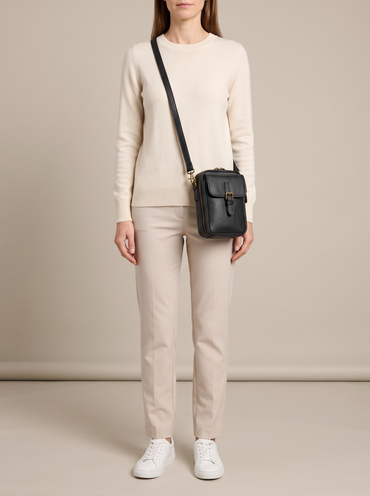Naya Crossbody Tas in zwart – proeffoto studio 1