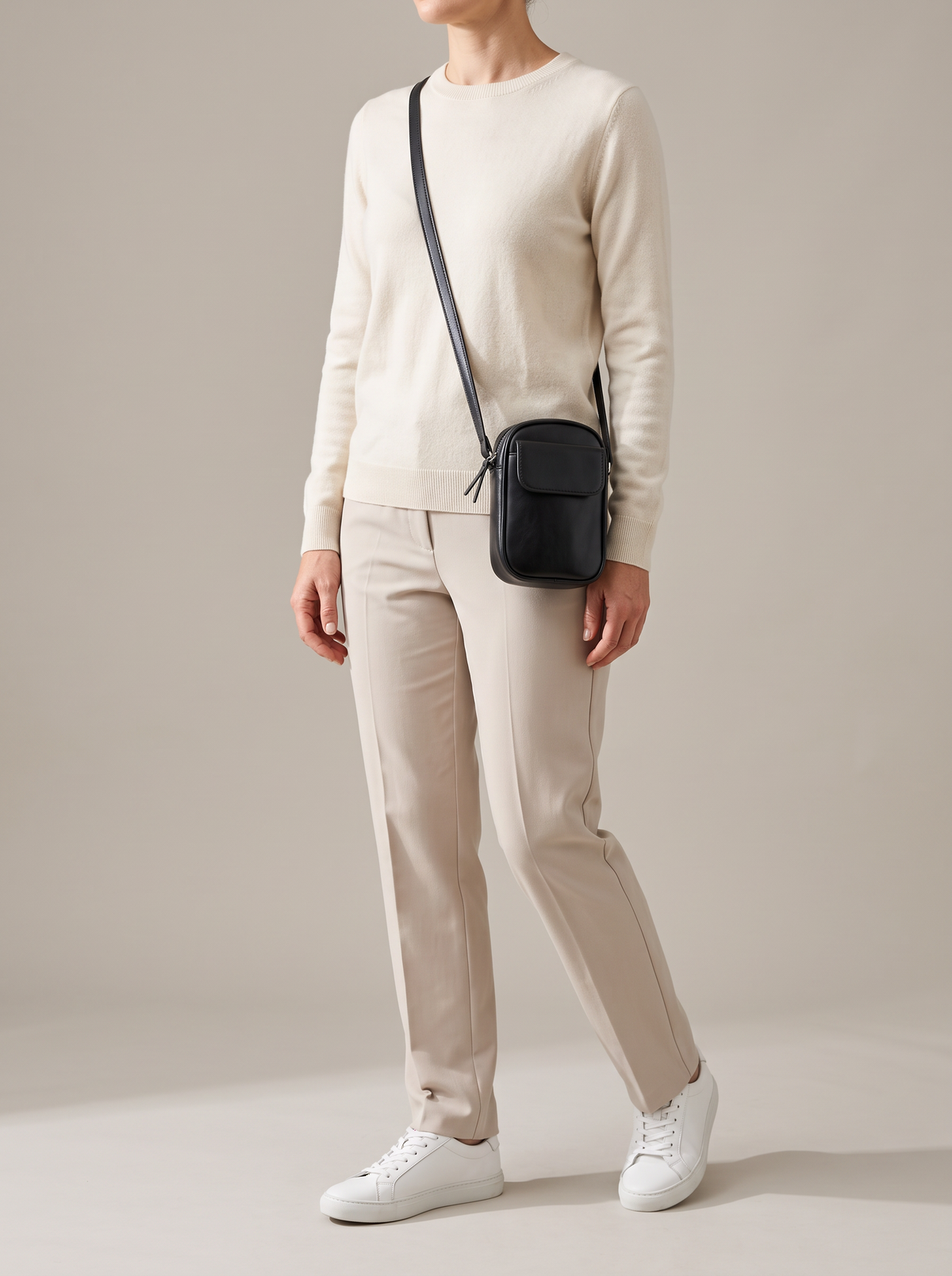 Aphrodite Crossbody Tas, zwart, ten voeten uit