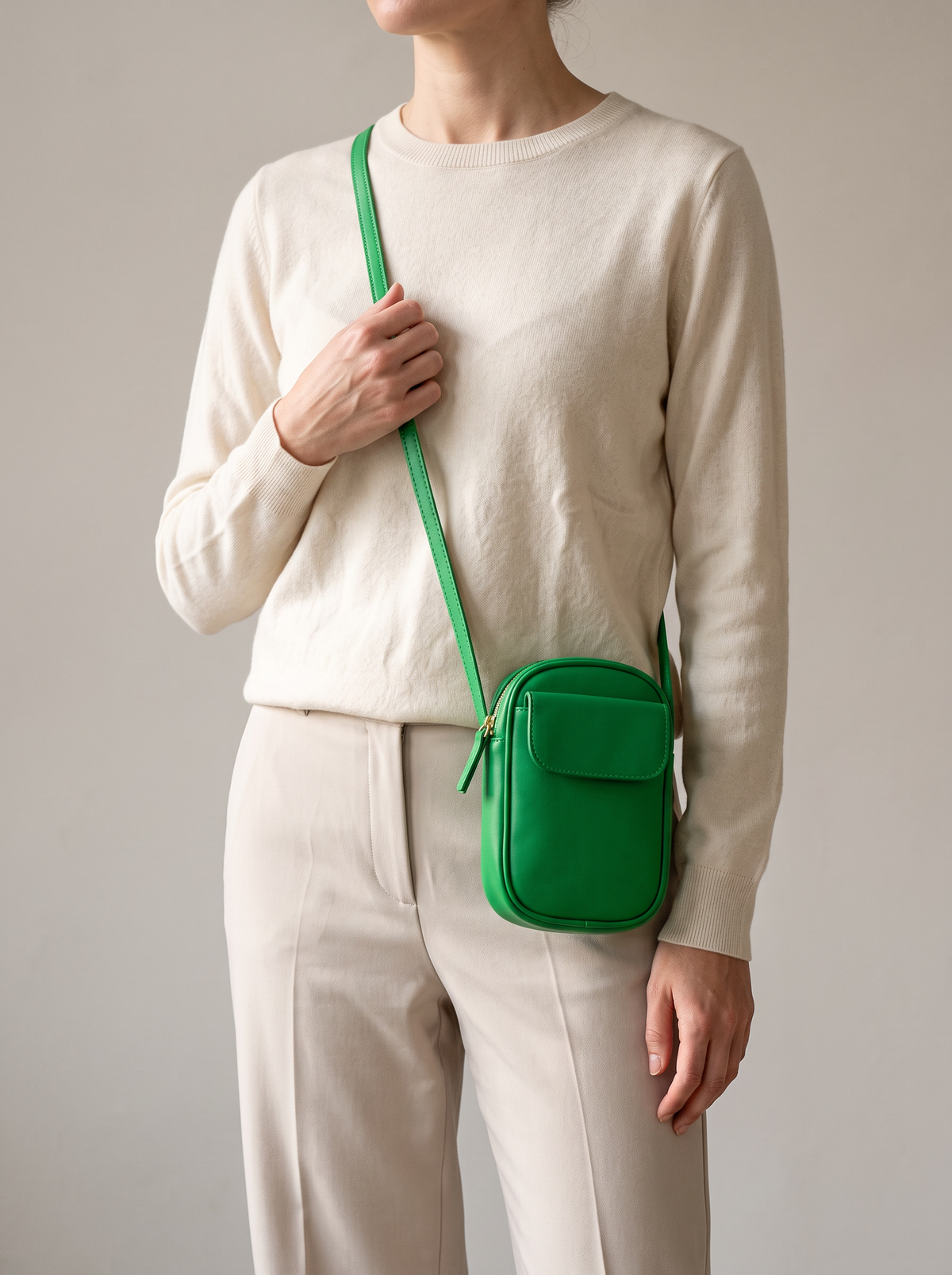 Aphrodite Crossbody Tas, groen, aan de schouder