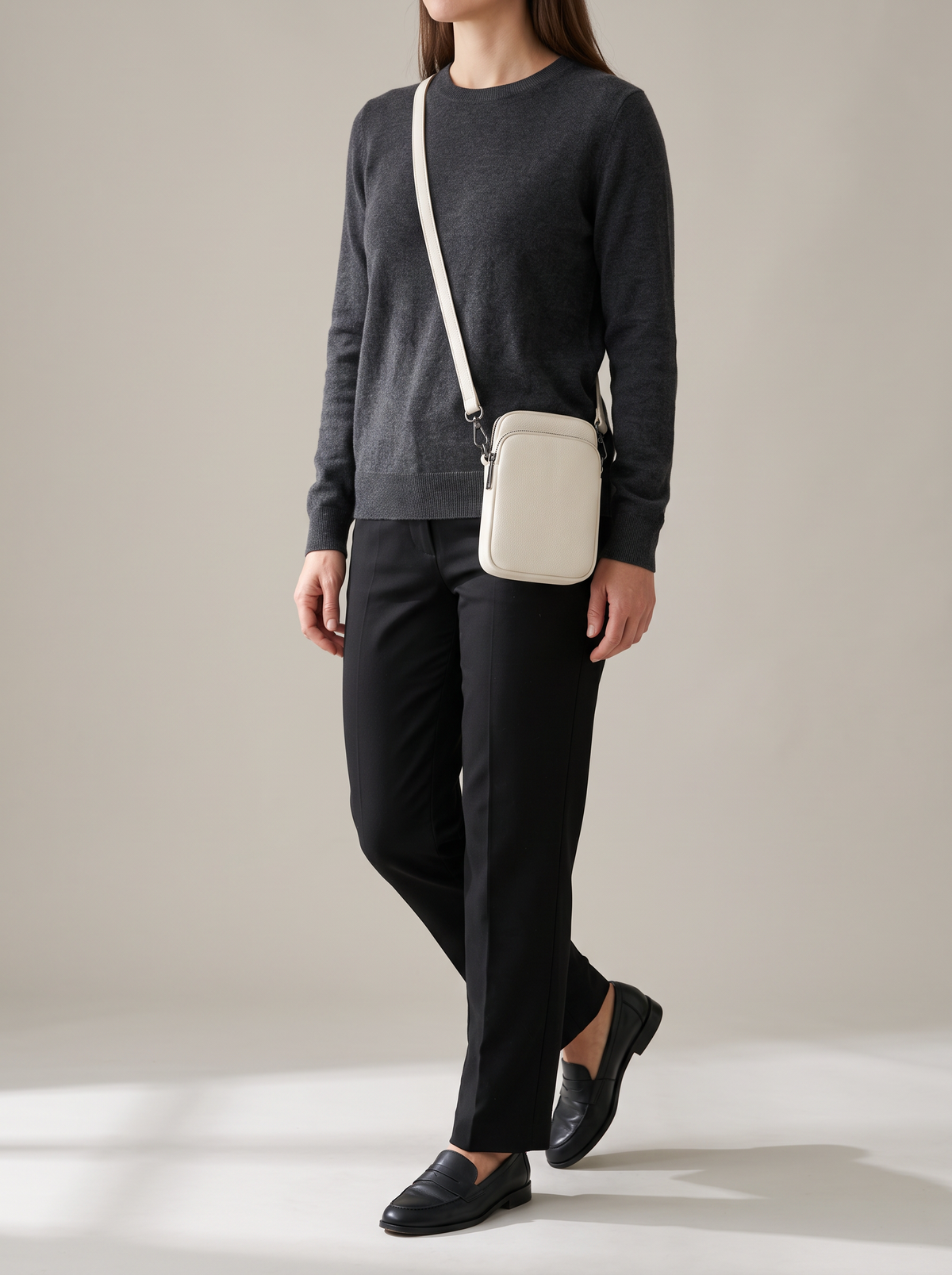 Hebe Crossbody Tas, wit, ten voeten uit