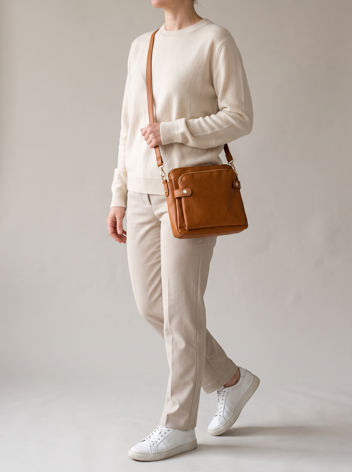 Bali Crossbody Tas, cognac, ten voeten uit